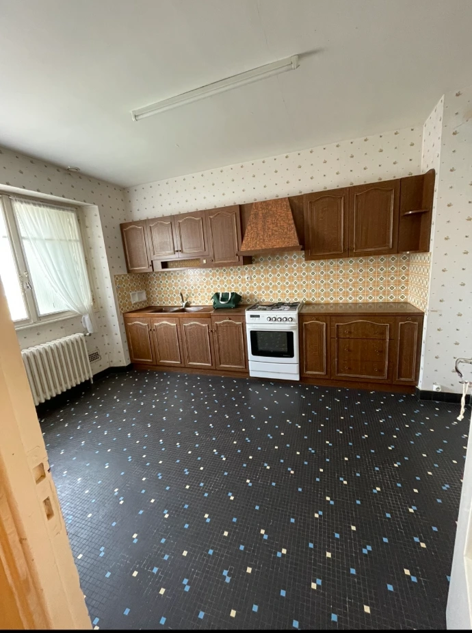 avant : cuisine ancienne avant rénovation 