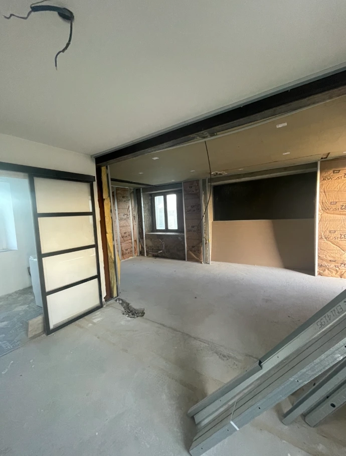 Avant : travaux d'ouverture de façade 