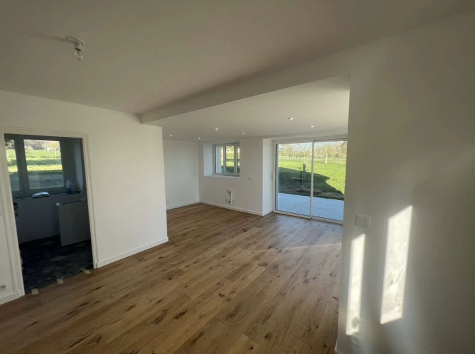 Après: création d'une pièce de vie après ouverture de mur porteur et pose d'un IPN 